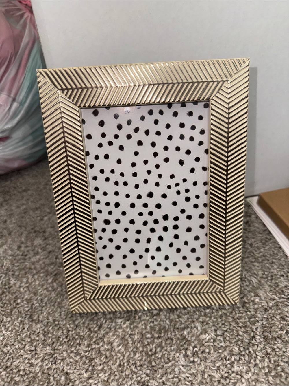 NWT Target Threshold Gold Chevron Tabletop Picture Frame 4 x 6”